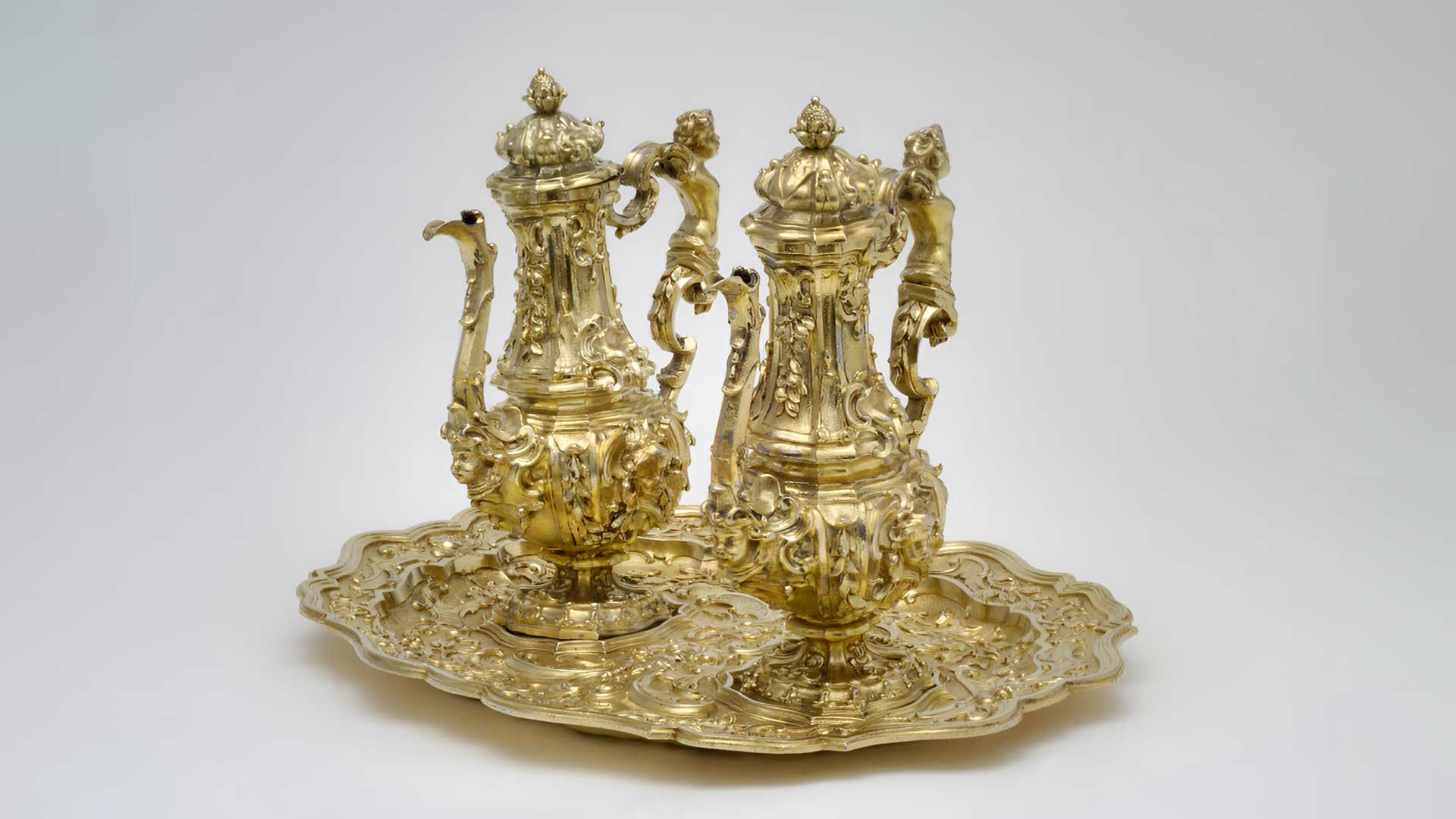 Par de galhetas e salva da Capela de São João Batista